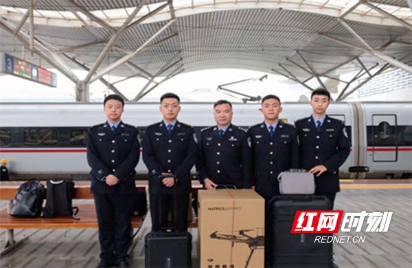 湖南警察学院在第十二届“北斗杯”全国青少年科技创新大赛中夺冠.jpg